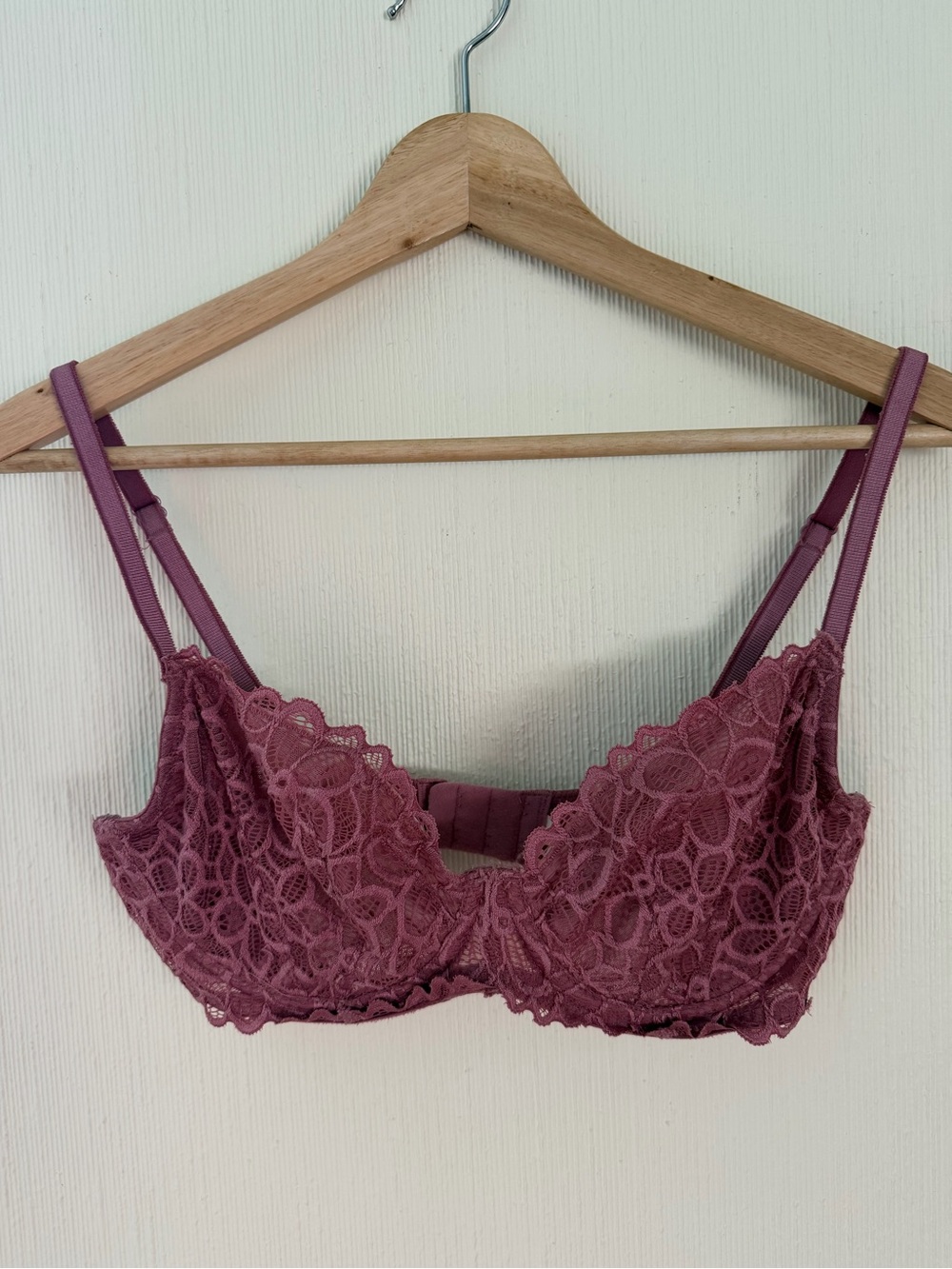 PINK Victoria's Secret Mauve Lace Underwire Bra